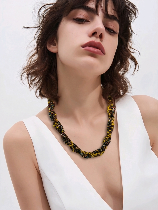 Jewelry - SOLD! Chunky Graduated Yellow/Black Glass Bead Necklace